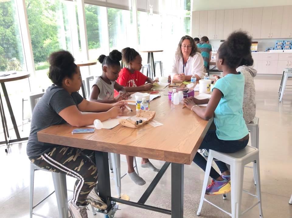 35744122_207540833208272_4361667068660023296_n